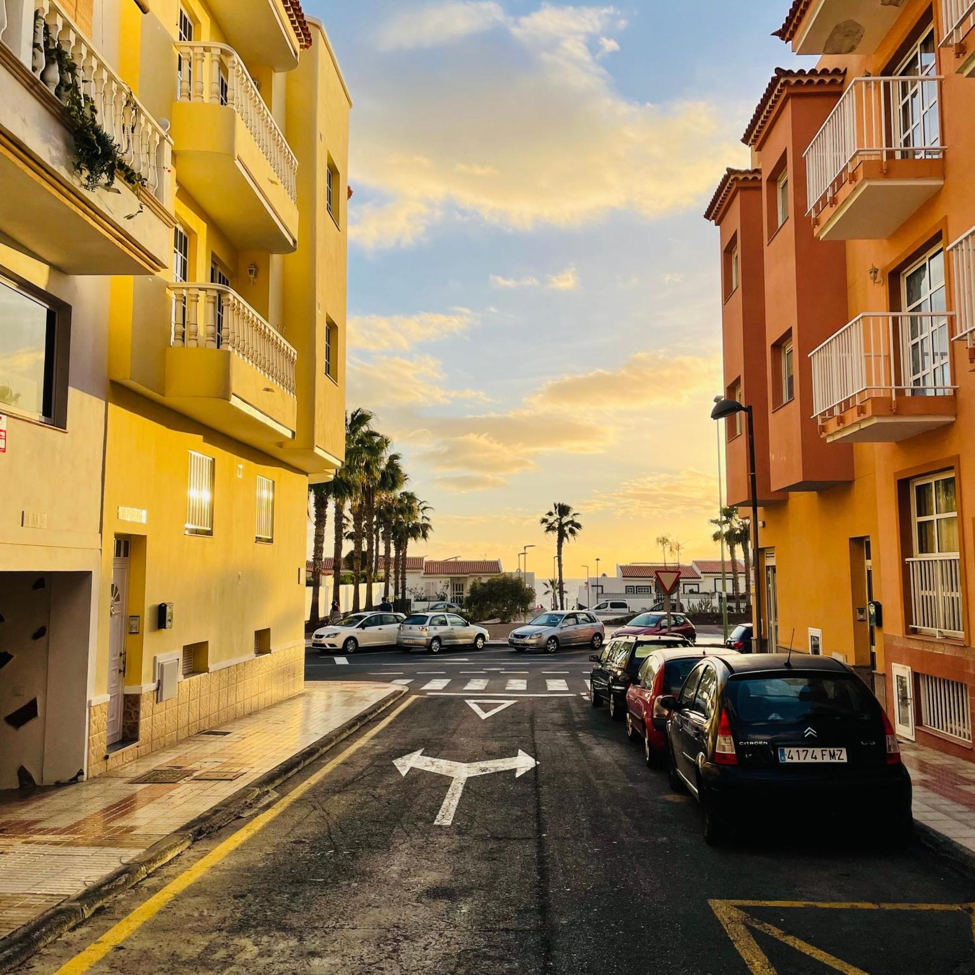 Apartamento Brisas Del Sur - Oasis Tenerife Sur Playa de San Juan  Dış mekan fotoğraf